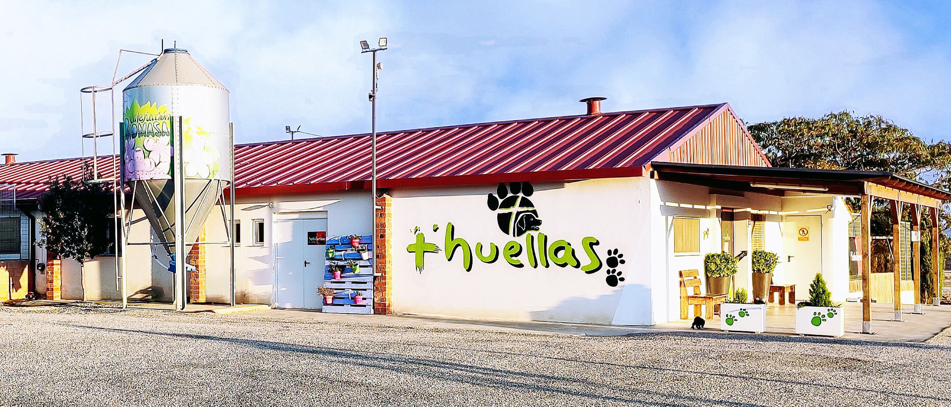 Guardería canina mas huellas en Fraga